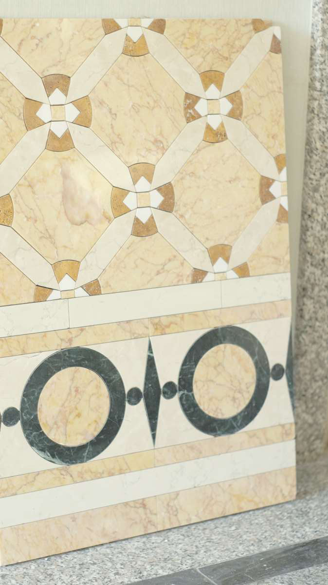 CUTTING MOSAIC OF MARBLE