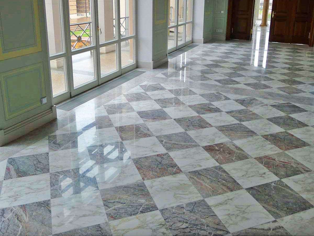 FLOOR OF NATURAL STONE